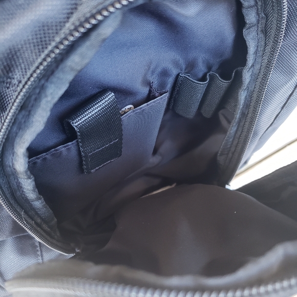 Targus Groove 27L Laptop Bacpack! - Picture 10 of 12